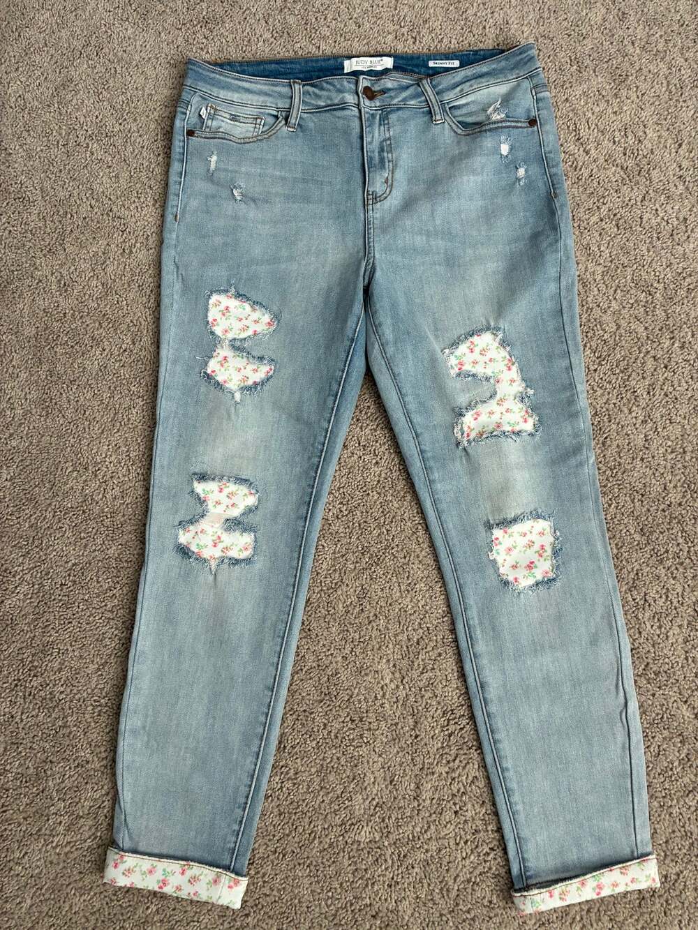 Judy Blue Peek-A-Bloom Floral Patch Distressed Skinny Jeans 15/32